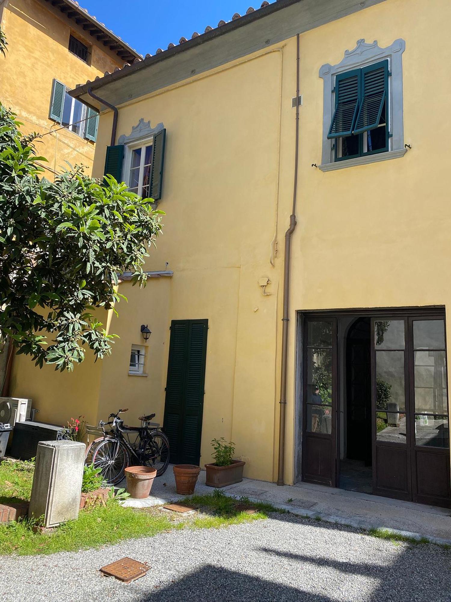 Gasthuis L'antica Casa Sui Lungarni Di
